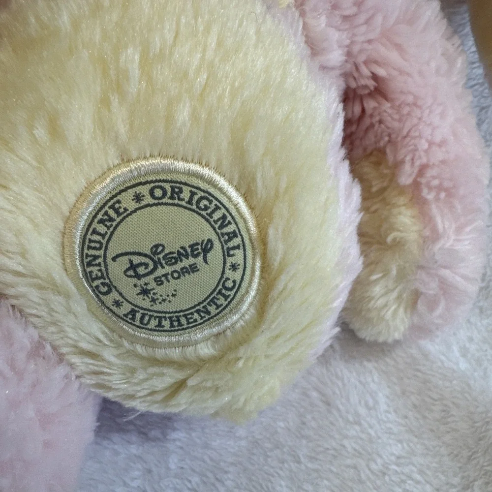 Disney store minnie
